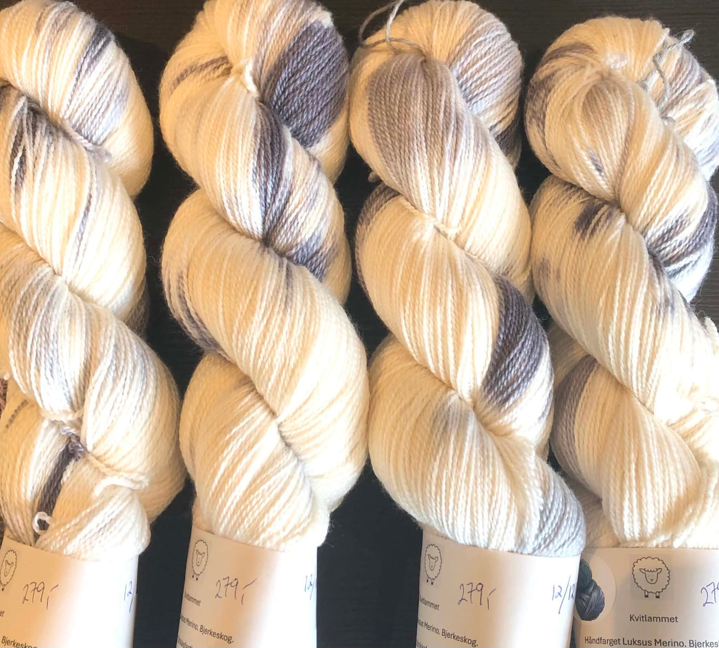 Kvitlammets Luksus merino. Bjerkeskog. TILBUD - UTGÅENDE - INGEN BYTTERETT