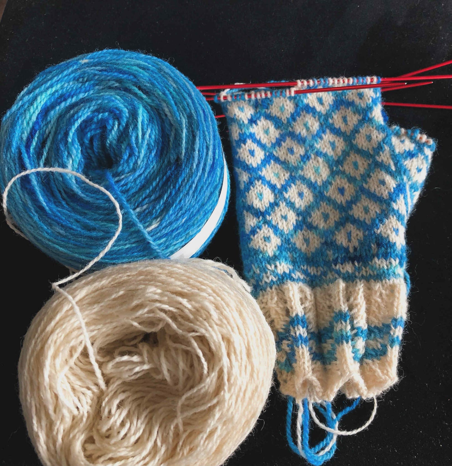 Håndfarget Finull fra Rauma. Blue Bay. 100 g: ca 350 m.