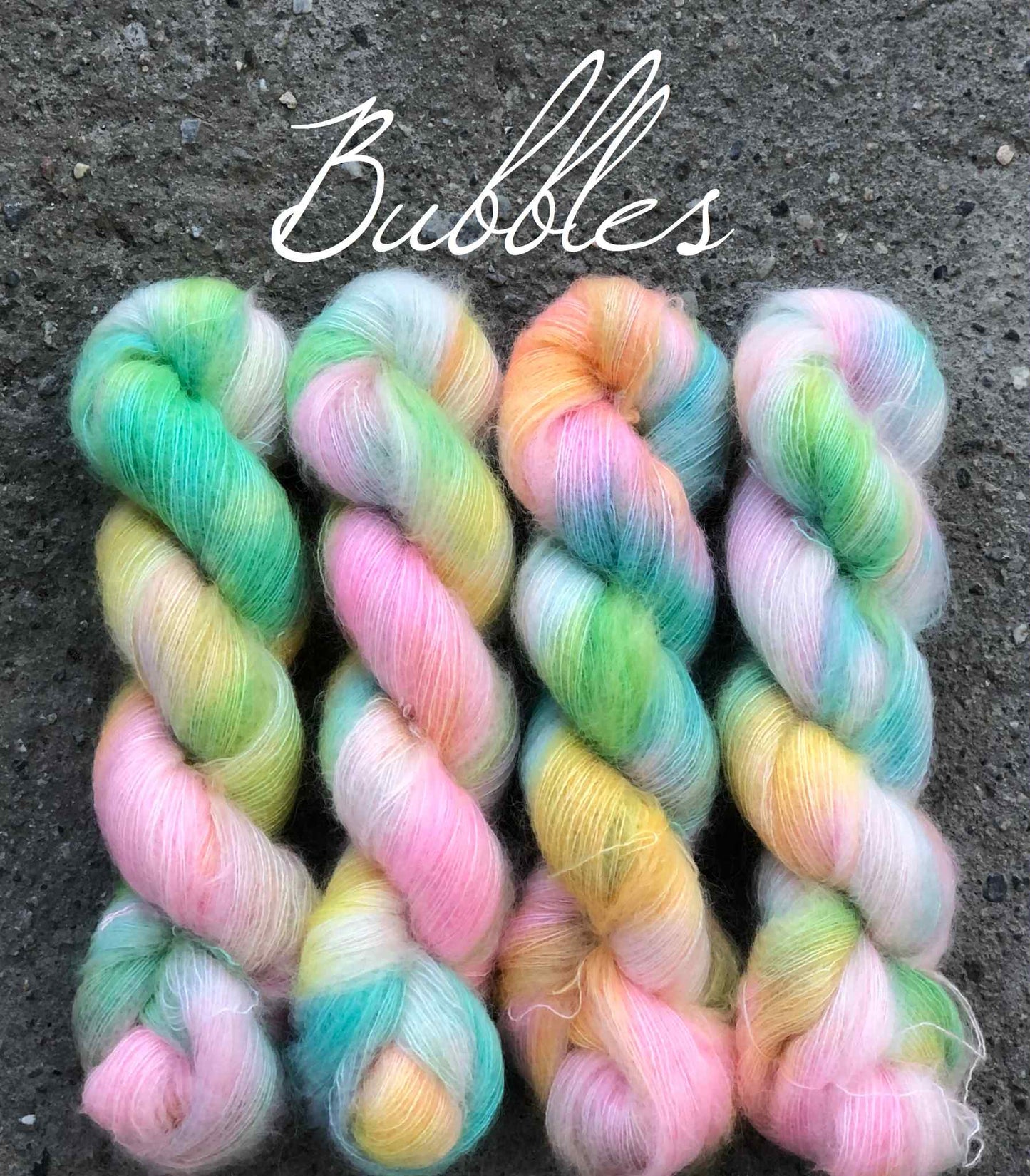 Bubbles. Brushed Kid Silk, ubehandlet. 50 g: Ca 420 m.