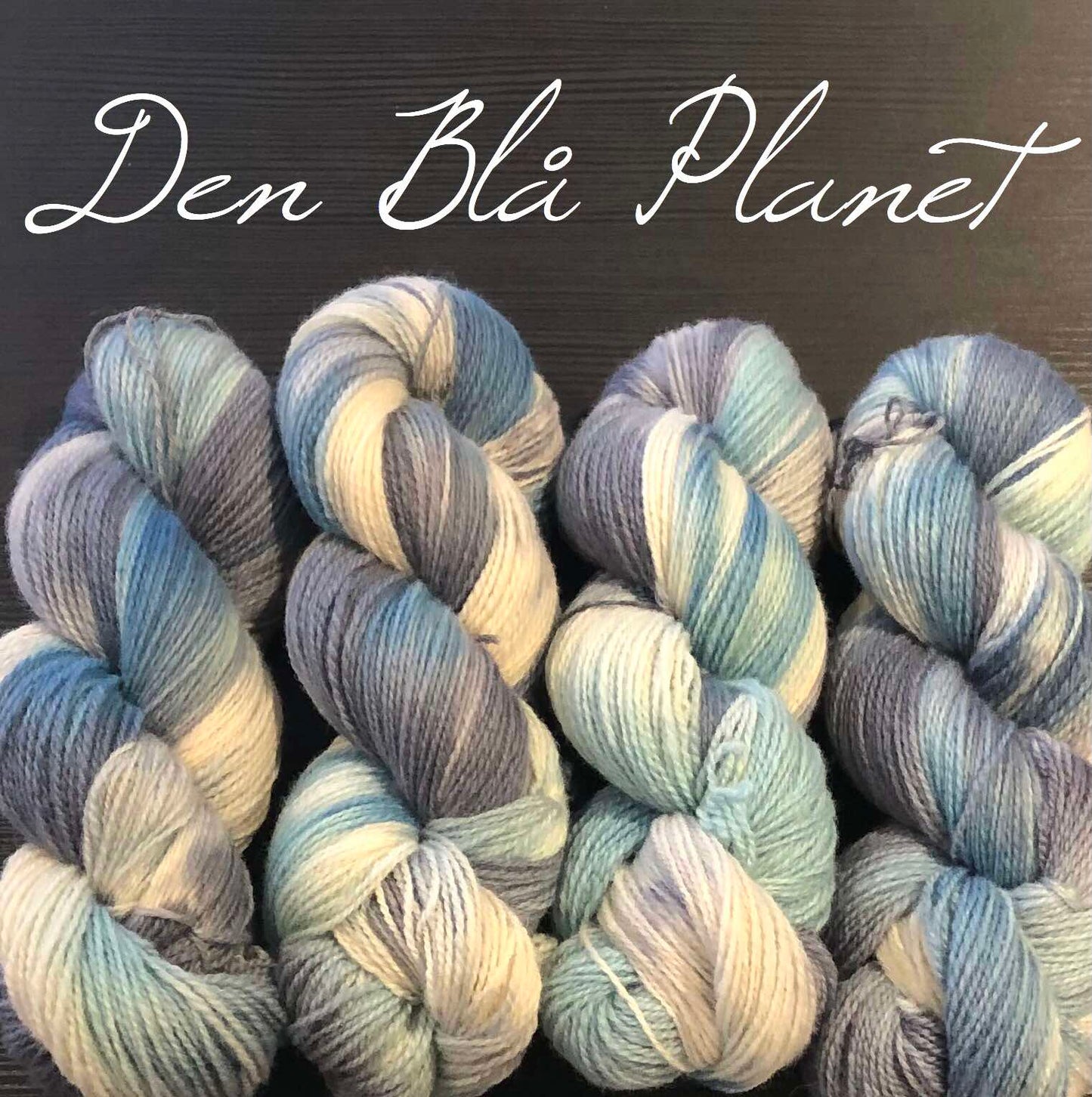 Håndfarget Finull fra Rauma. Den Blå Planet. 100 g: ca 350 m.