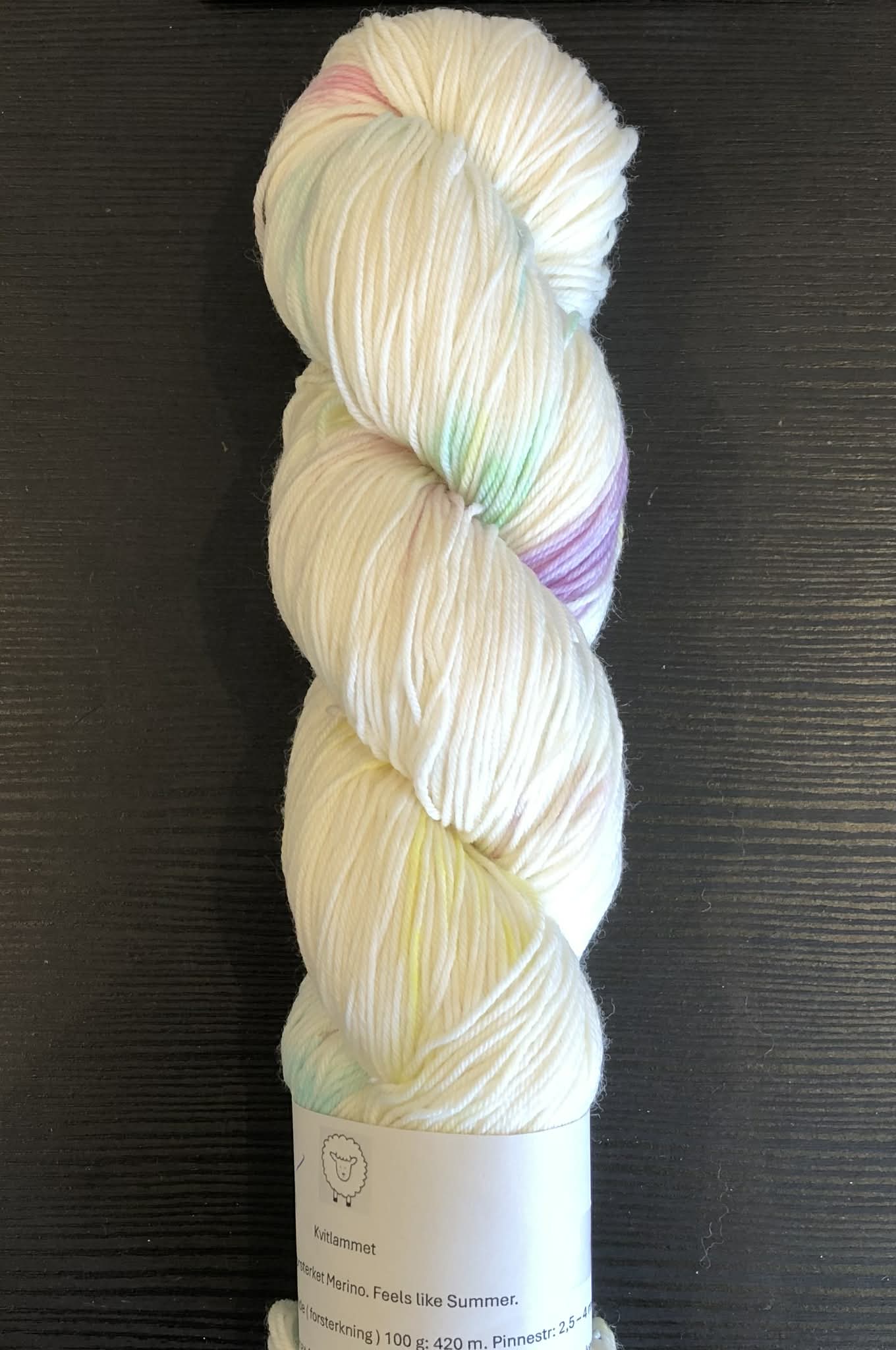 Forsterket Merino - Sokkegarn. Farge: Feels Like Summer- TILBUD - ENKELTHESPE - INGEN BYTTERETT.