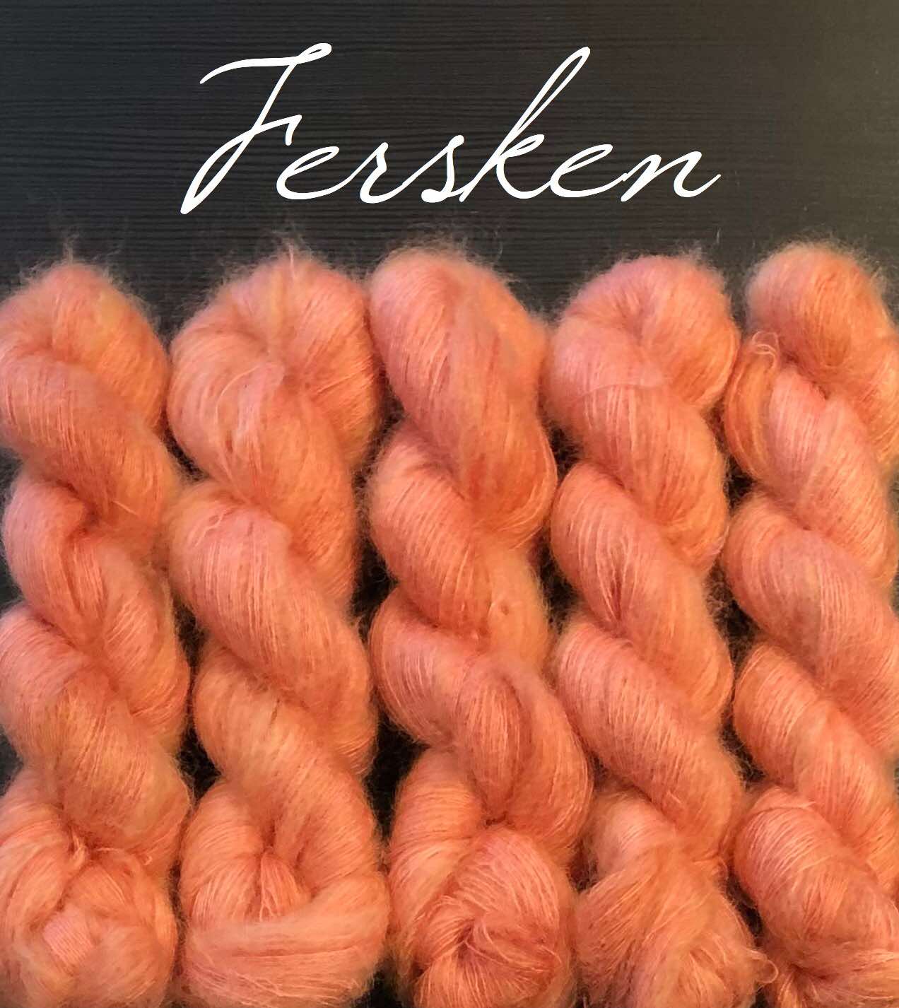 Fersken. Brushed Kid Silk, ubehandlet. Ca 50 g - 420 m.