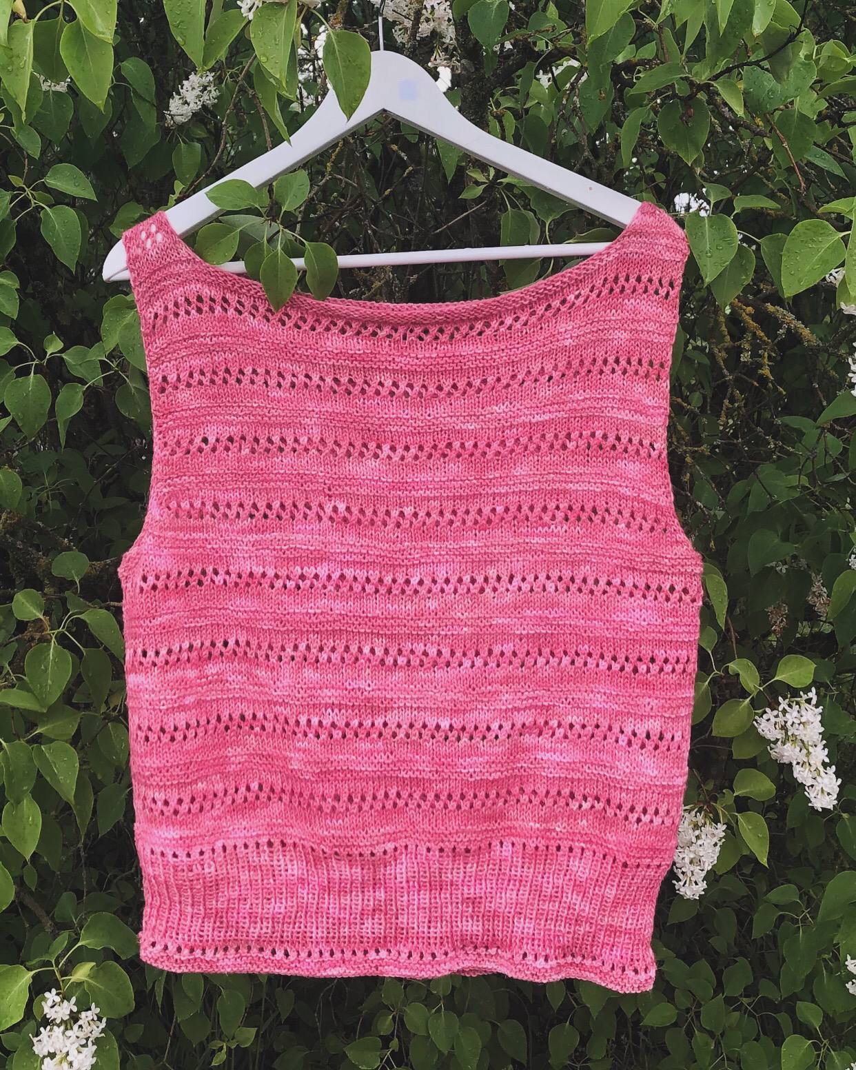 Merlin - 80 % merino + 20 % Lin. Farge: Rosenblad.