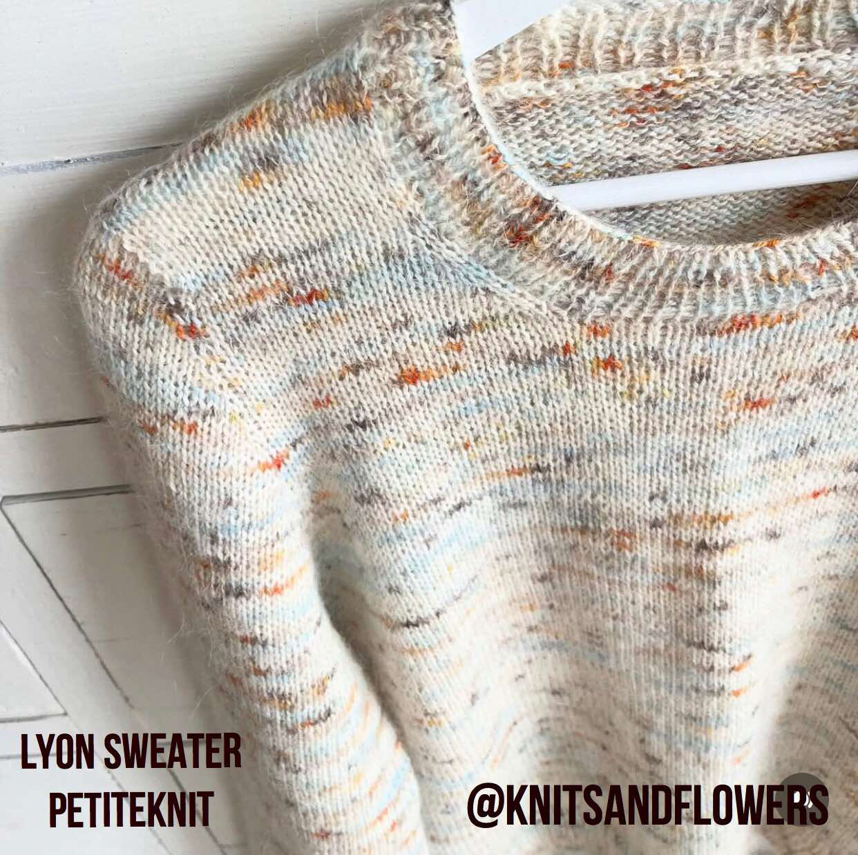 Kvitlammets Luksus merino. Saltvann og rust. 100 g : ca 600 m. Pinnestr: 3 - 4 mm.