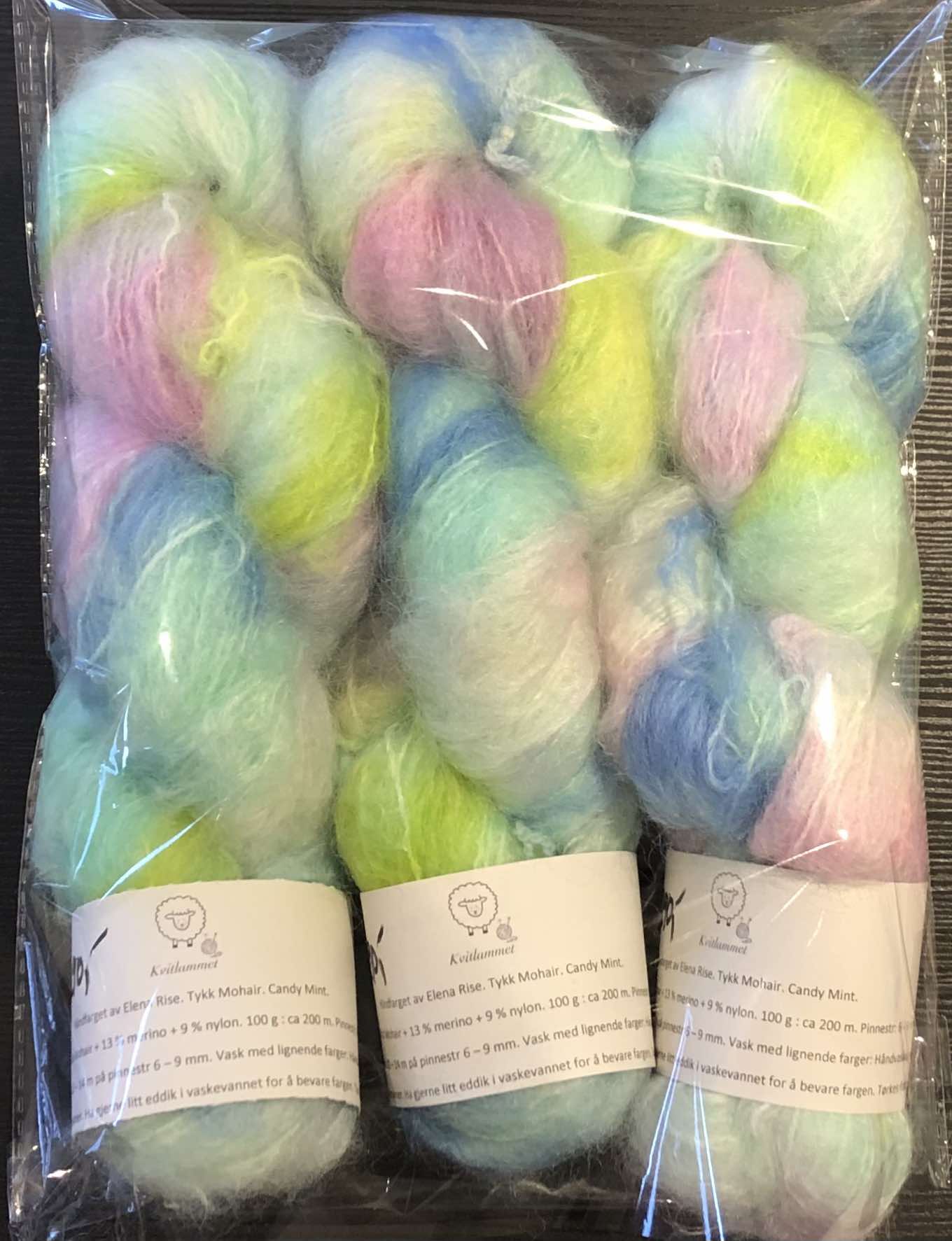Garnpakke - 3 pakn med Fat Mohair + oppskrift på Astrid genseren. TILBUD. INGEN BYTTERETT.