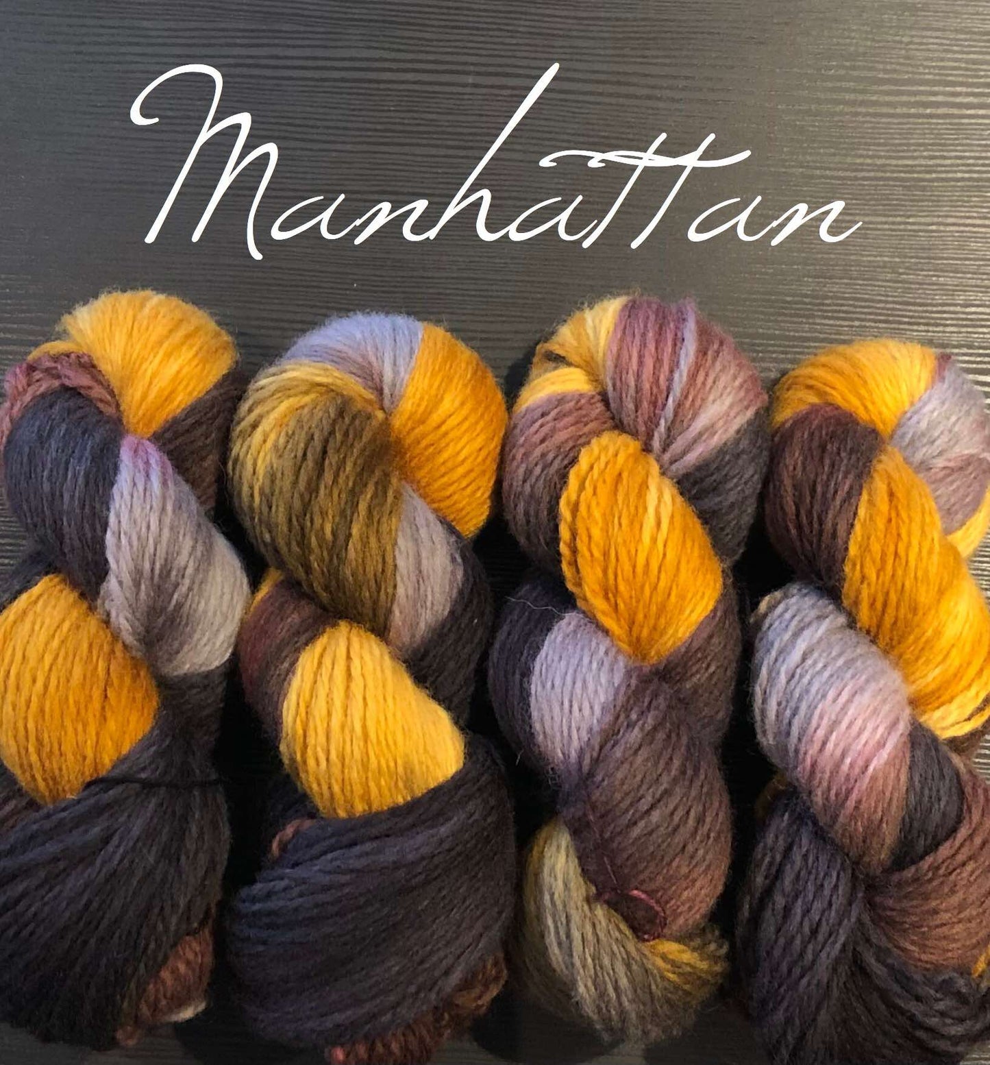 Håndfarget Vams fra Rauma. Manhattan. Store hesper. 100 g: ca 166 m.