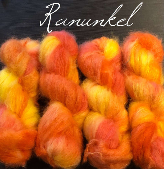 Ranunkel. Fat Mohair, ubehandlet. 100 g: Ca 200 m.