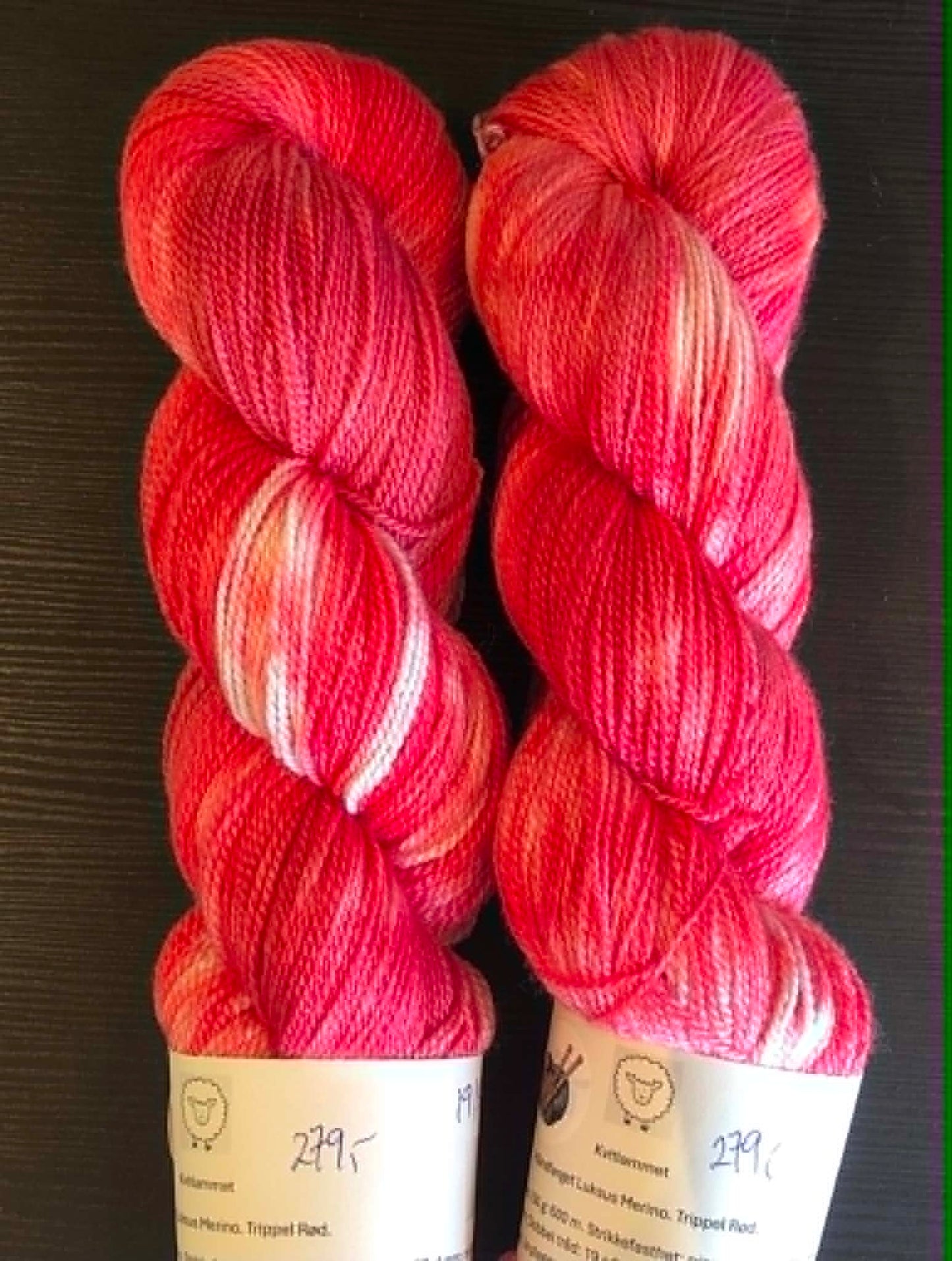 Kvitlammets Luksus merino. Trippel Rød. TILBUD - UTGÅENDE - INGEN BYTTERETT