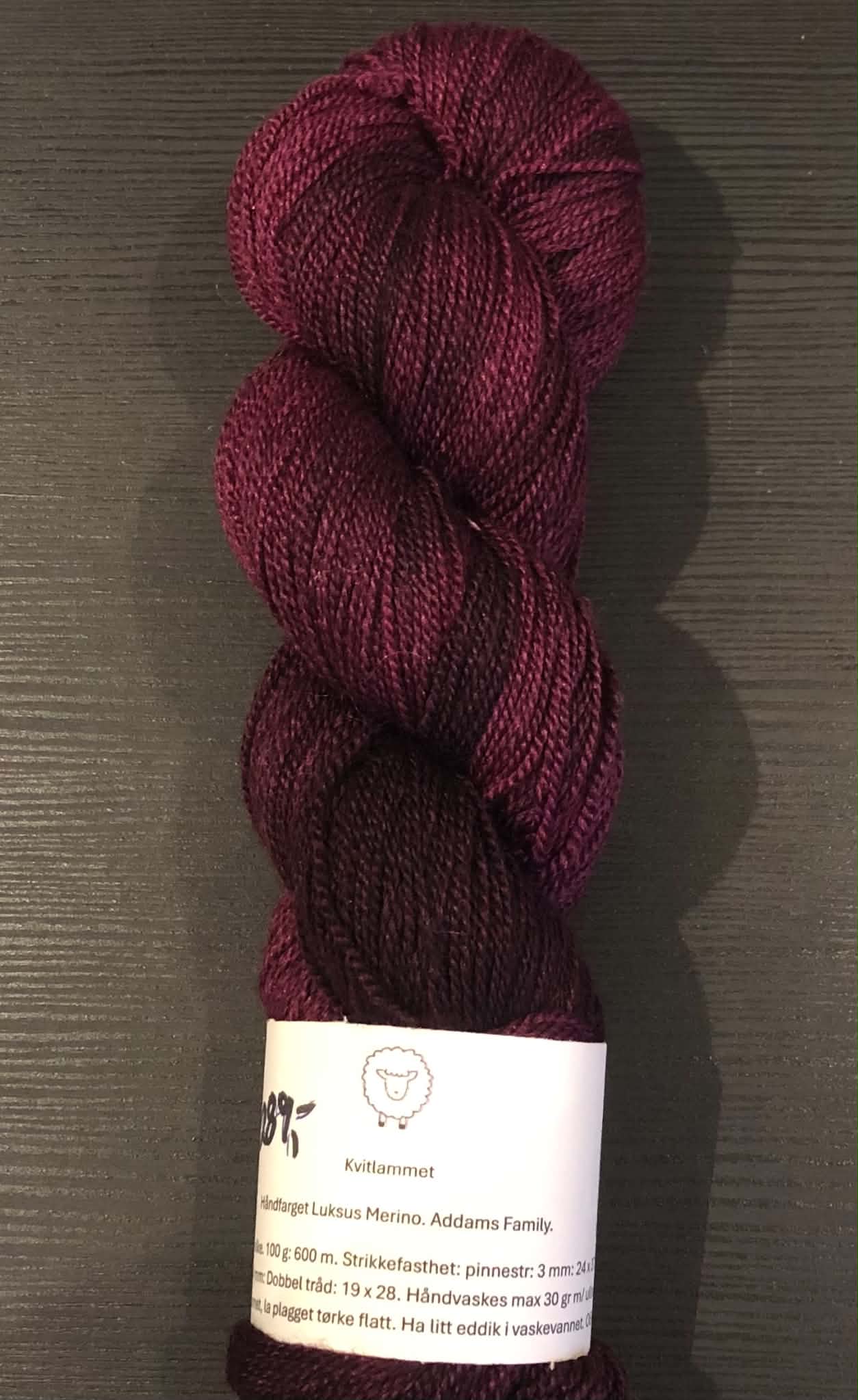 Luksus merino. Addams Family. TILBUD - ENKELTHESPE - INGEN BYTTERETT.