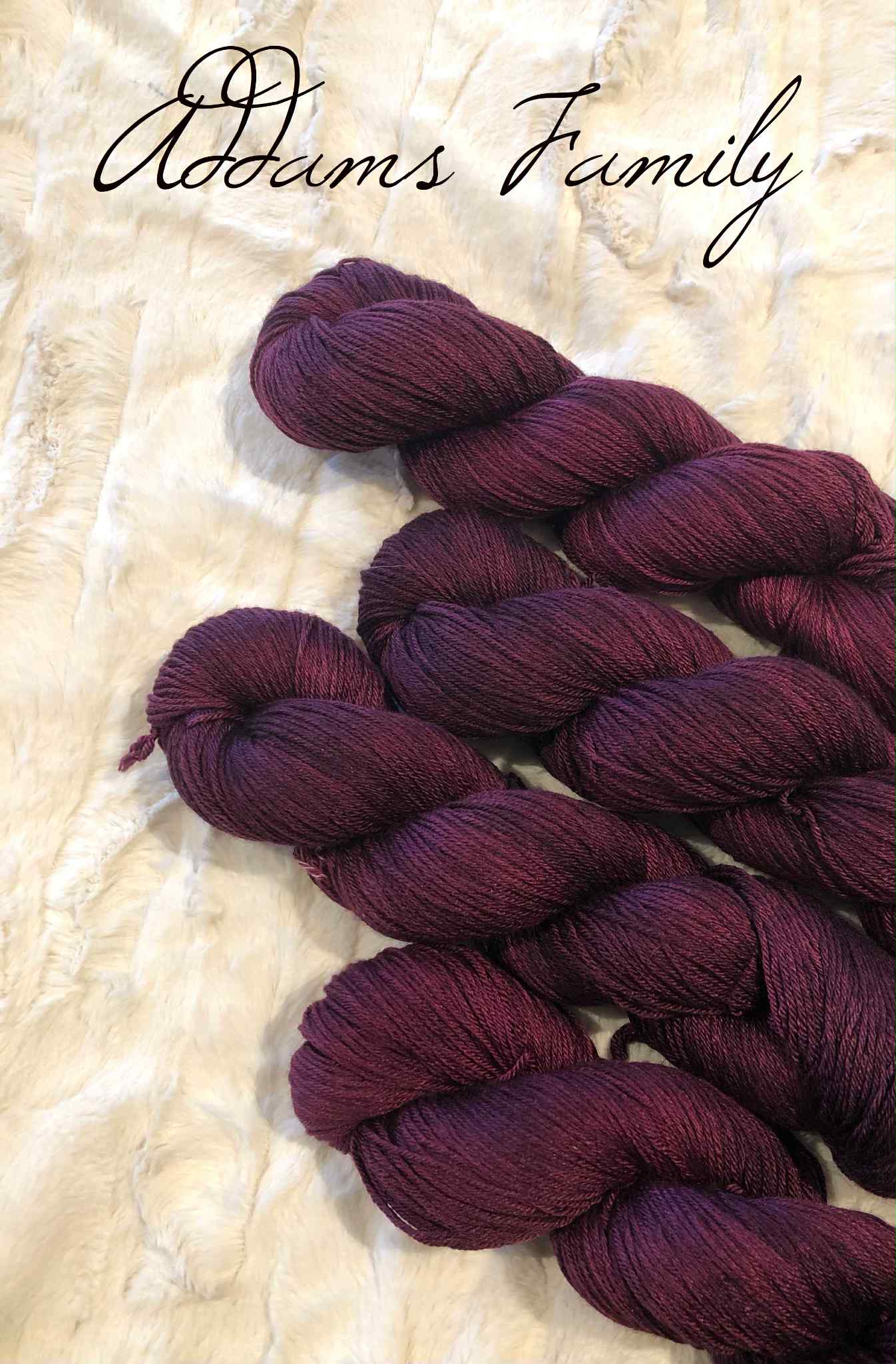 Eksklusivt Posh garn. Addams Family.