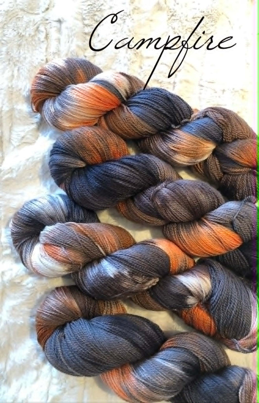 Kvitlammets Luksus merino. Campfire.