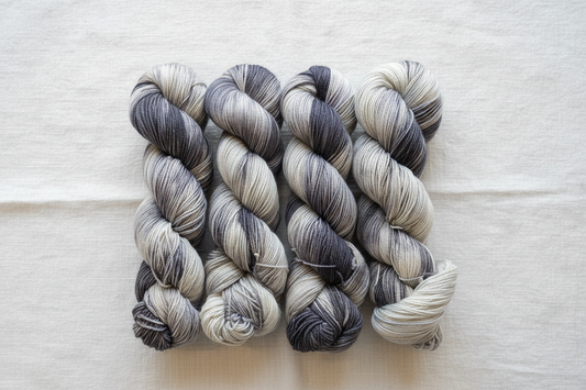 Ravngarn - Glitter Merino. Farge: Dovre. TILBUD - FAST LAVPRIS - INGEN BYTTERETT.