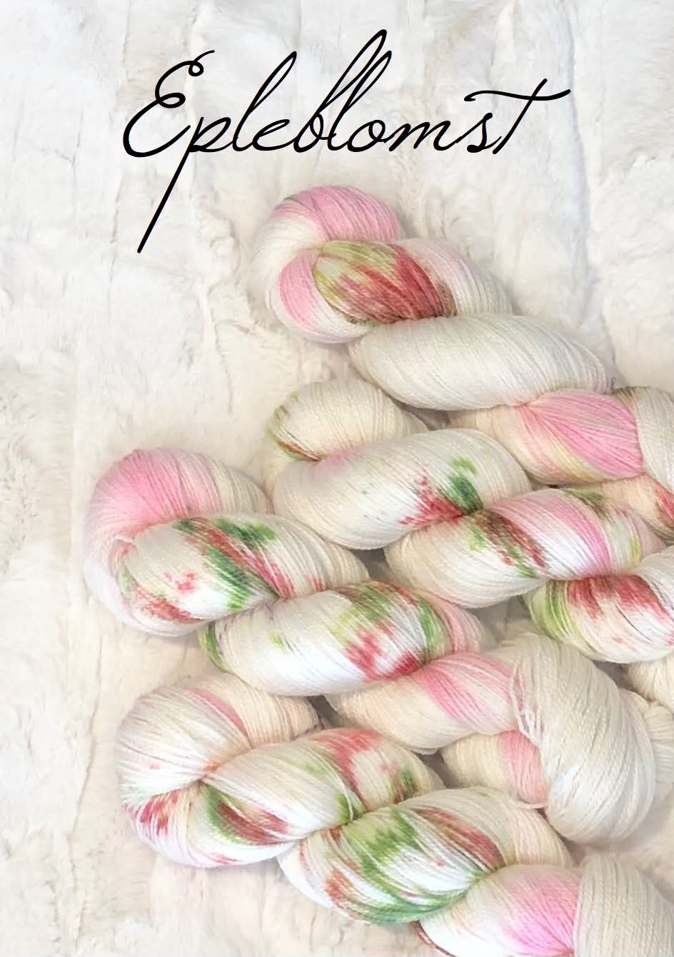 Kvitlammets Luksus merino. Epleblomst.