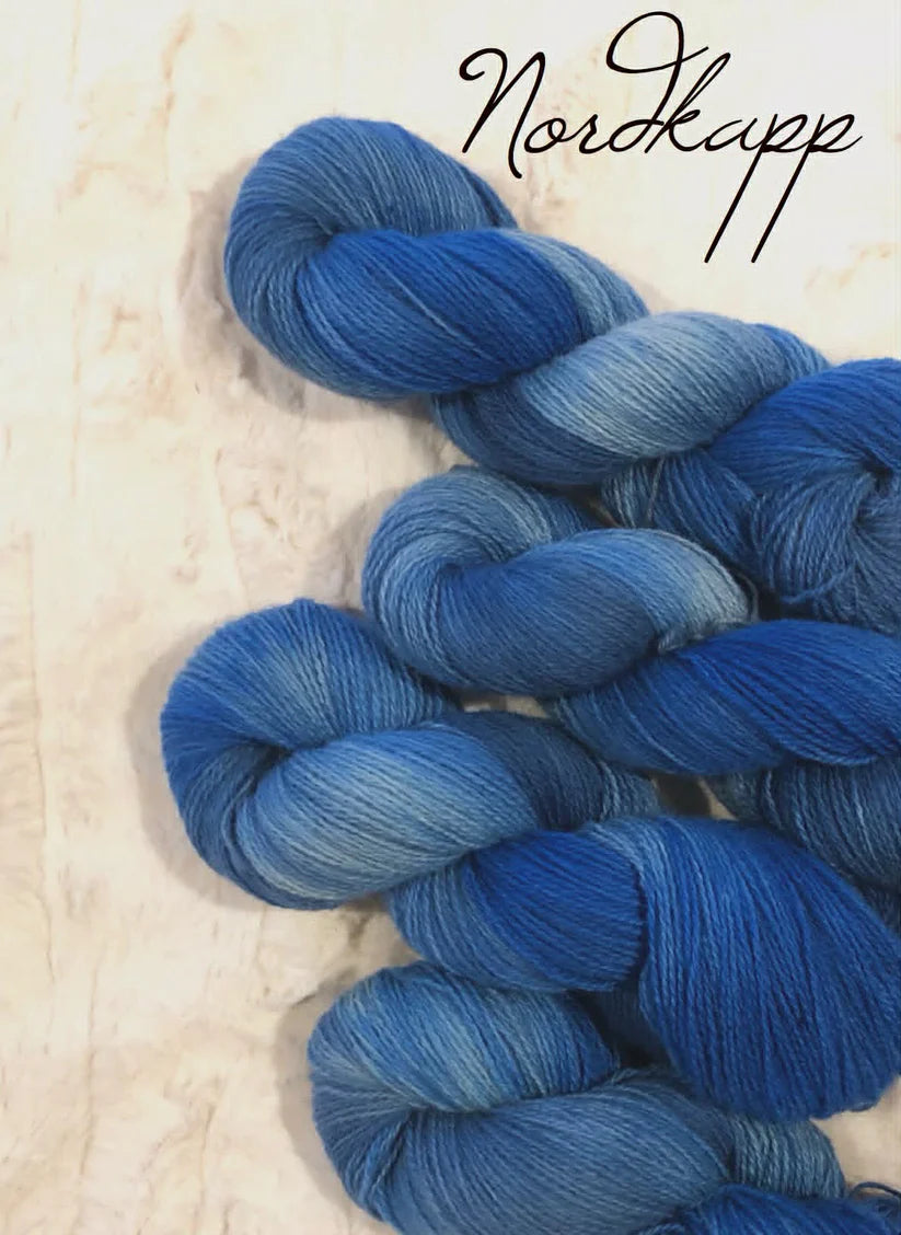 Aftenstund - Garnpakke med oppskrift fra Hillesvåg. Str: 33 - 42.