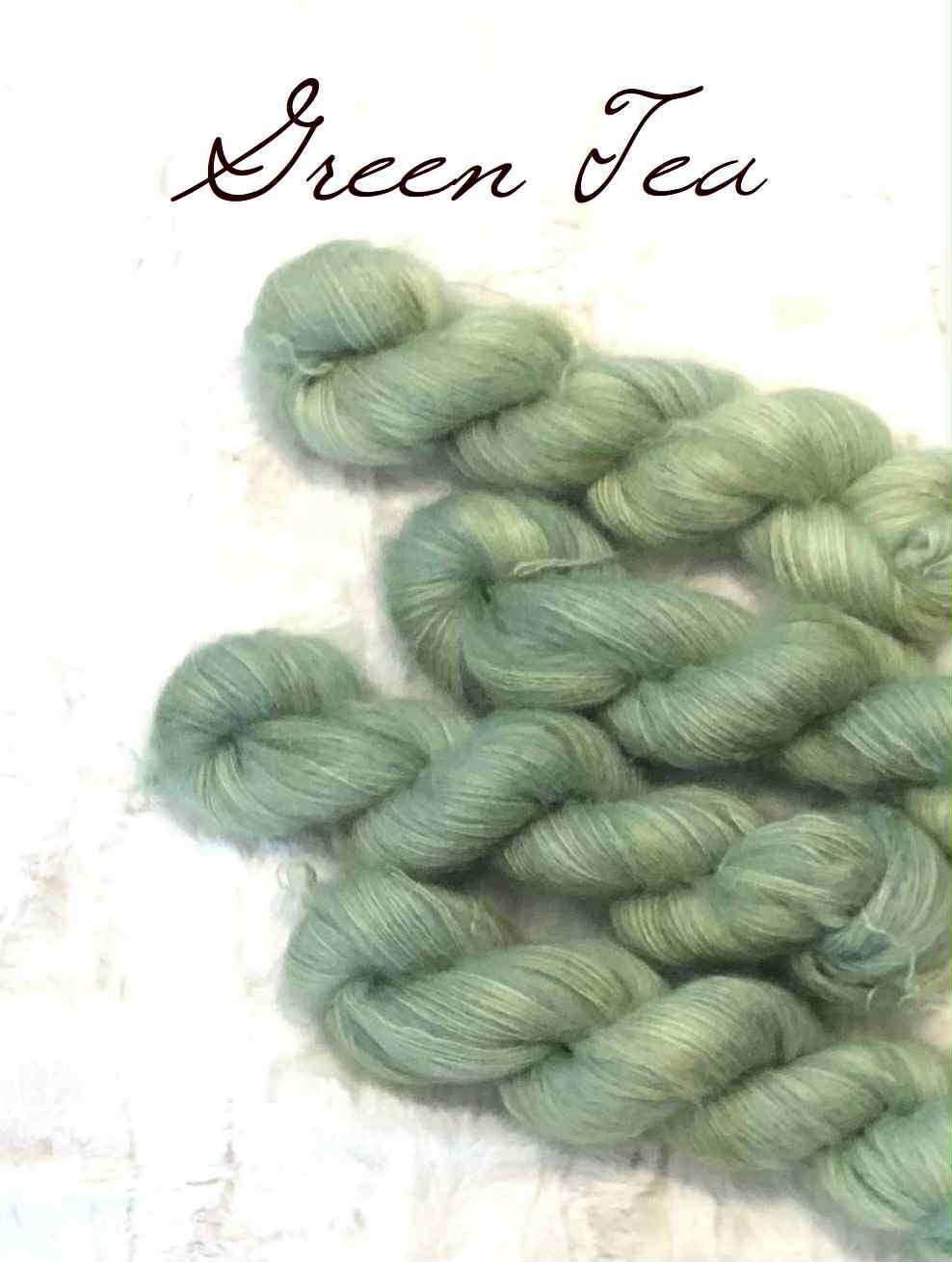Green Tea. Brushed Kid Silk, ubehandlet. 50 g: Ca 420 m.