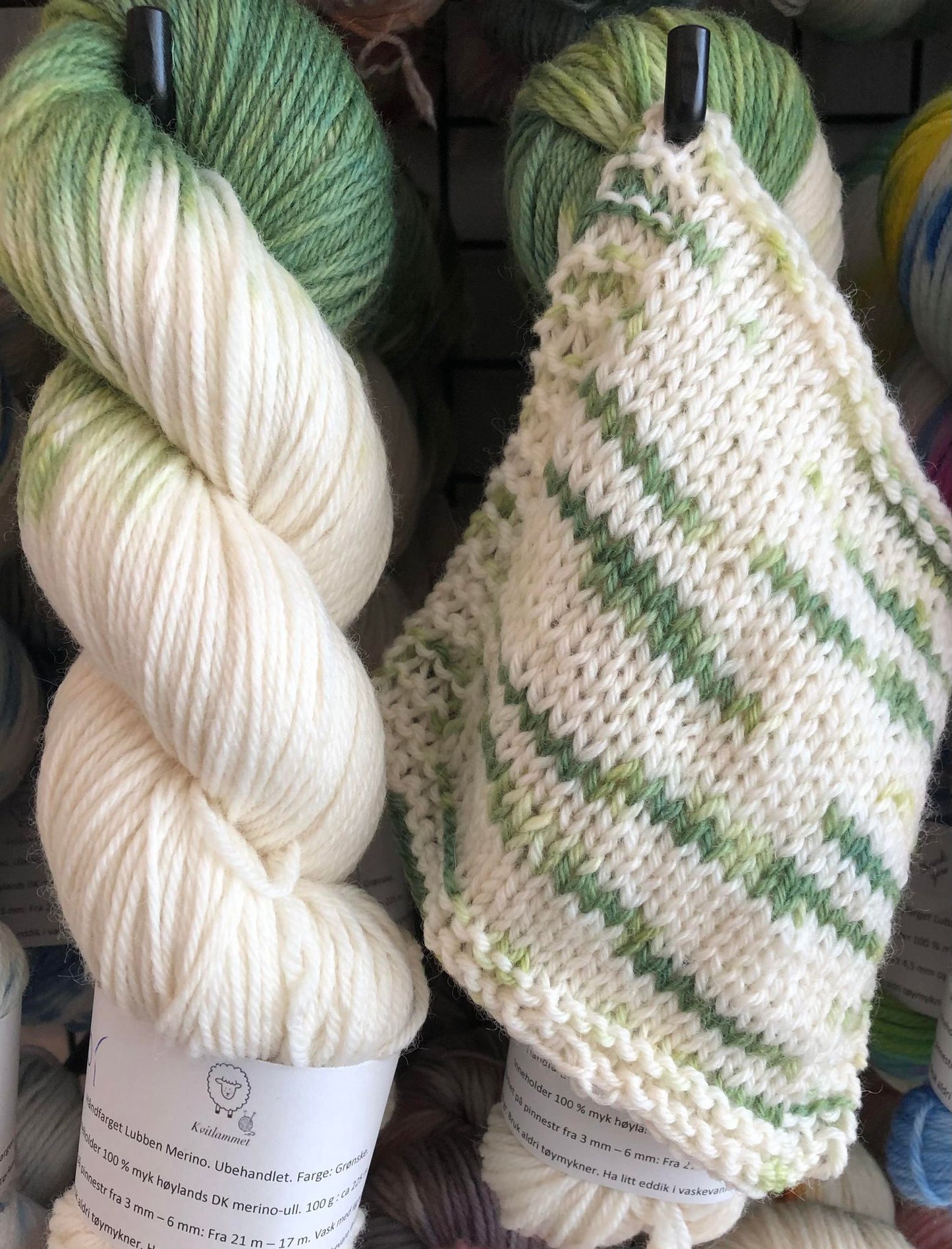 Lubben Merino. Farge: Grønske. 100 g: ca 225 m.