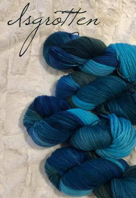 Håndfarget Fivel fra Rauma - Farge: Isgrotten.