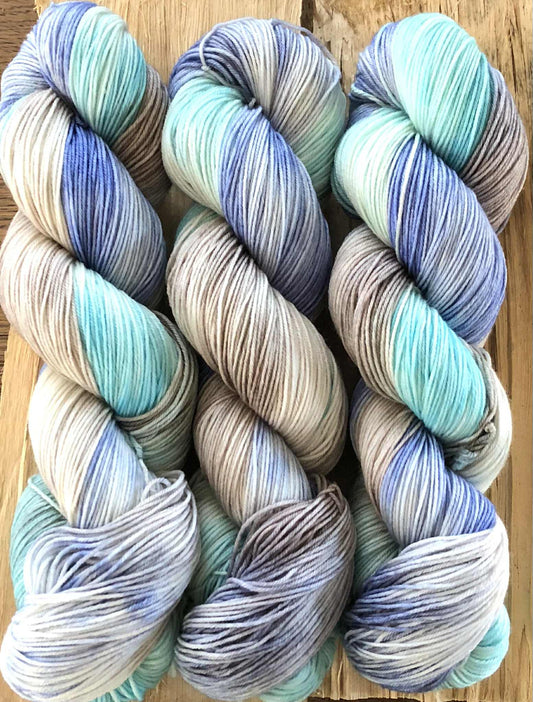 Sokkegarn / forsterket Merino. Farge: Isvann. TILBUD - INGEN BYTTERETT.