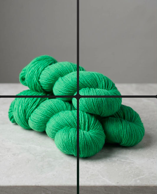 Kelly Green.  2-tråds 100 % ullgarn - ubehandlet. FAST LAVPRIS. Vi har fylt opp på lageret !!!