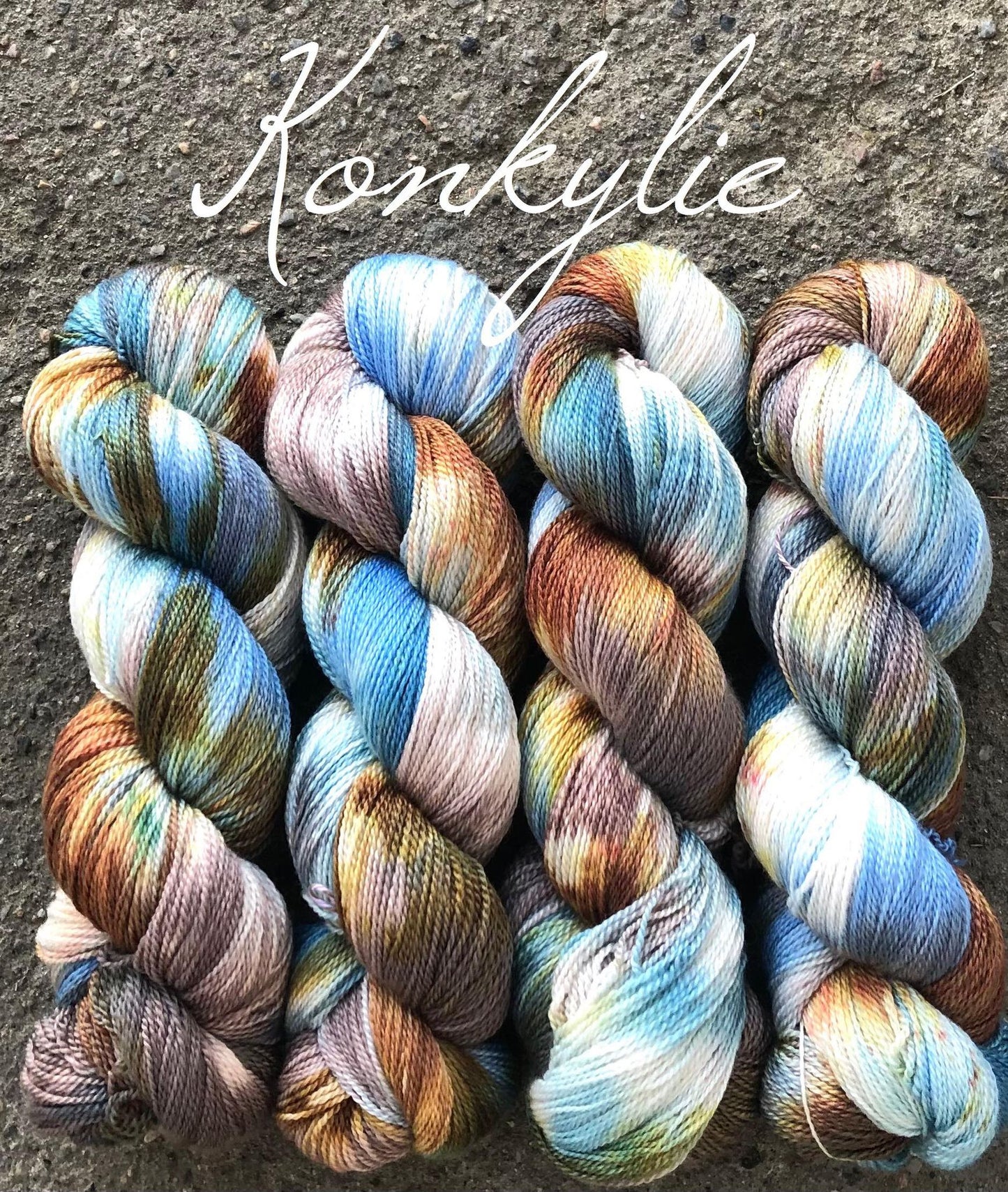 Kvitlammets Luksus merino. Konkylie. 100 g : ca 600 m.