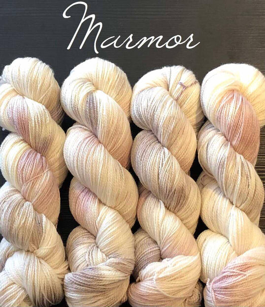 Kvitlammets Luksus merino. Marmor.