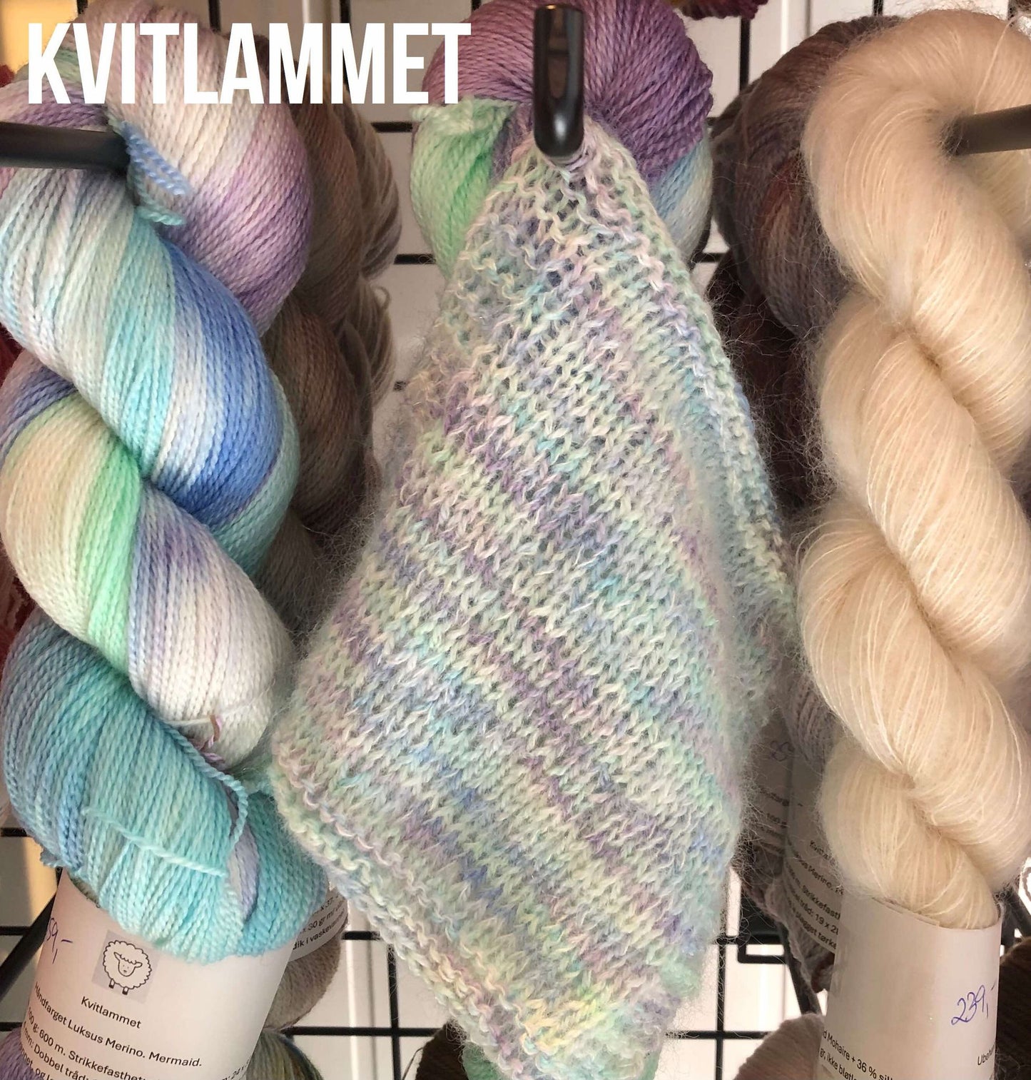 Kvitlammets Luksus merino. Mermaid. 100 g : ca 600 m.