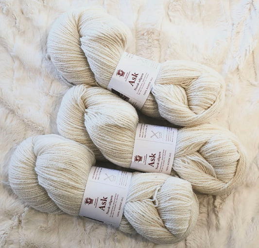 Håndfarget Ask fra Hillesvåg - Naturhvit.