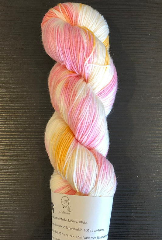 Forsterket Merino - Sokkegarn. Farge: Olivia -  TILBUD - ENKELTHESPE - INGEN BYTTERETT.