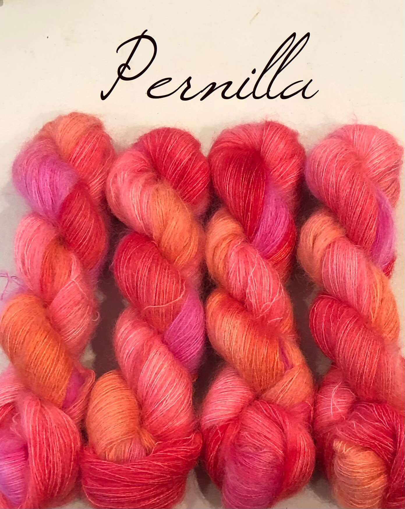 Pernilla. Brushed Kid Silk, ubehandlet. 50 g: Ca 420 m.