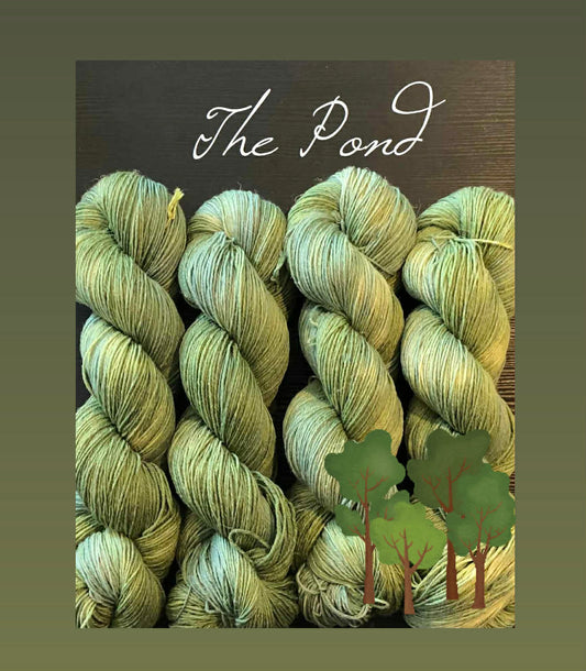 Merlin - 80 % merino + 20 % Lin. Farge: The Pond.