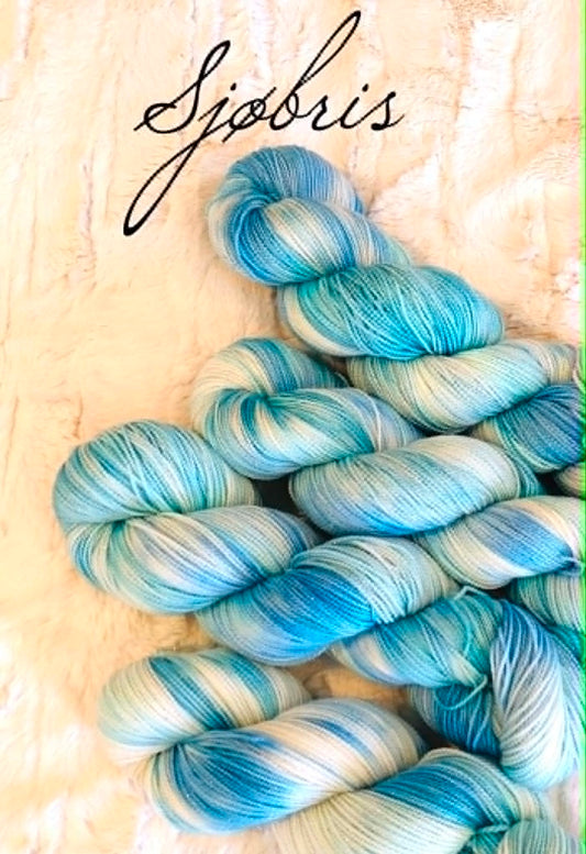 Ravngarn - Glitter Merino. Farge: Sjøbris. TILBUD - FAST LAVPRIS - INGEN BYTTERETT.