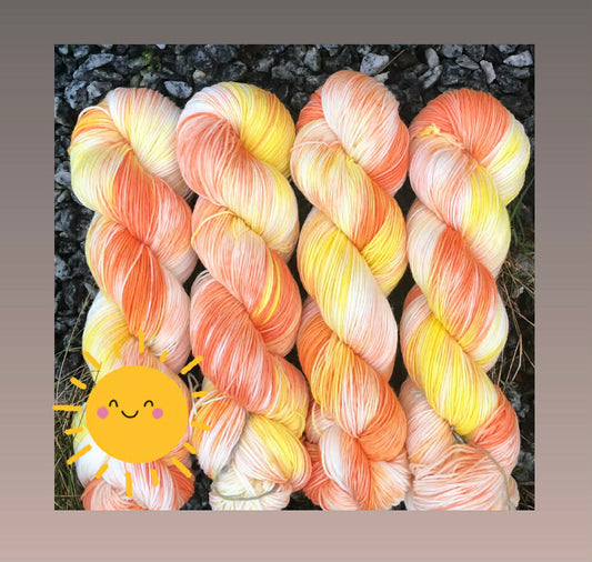 Ravngarn - Sokkegarn / forsterket Merino. Farge: Vintersol. TILBUD - FAST LAVPRIS - INGEN BYTTERETT.