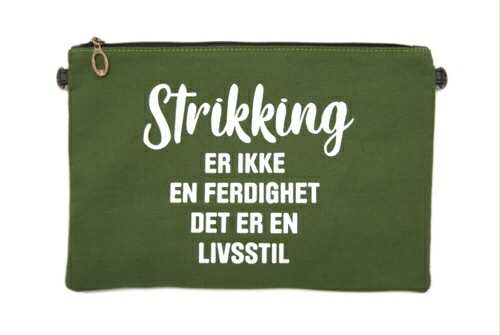 Strikkeveske  Str:  29 x 21 cm. Reim følger med, den kan tas av og på. TILBUD - INGEN BYTTERETT.
