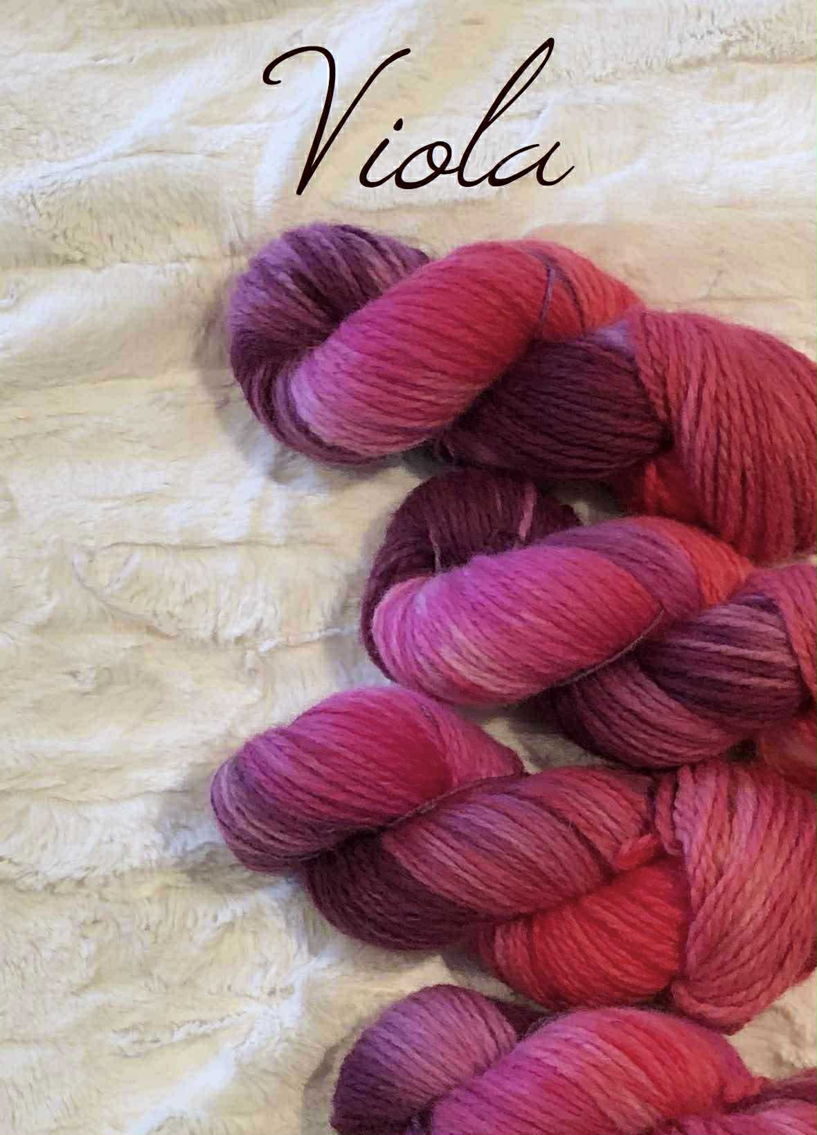 Håndfarget Vams fra Rauma. Viola.