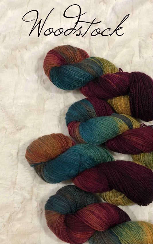 Håndfarget Finull fra Rauma. Farge: Woodstock.