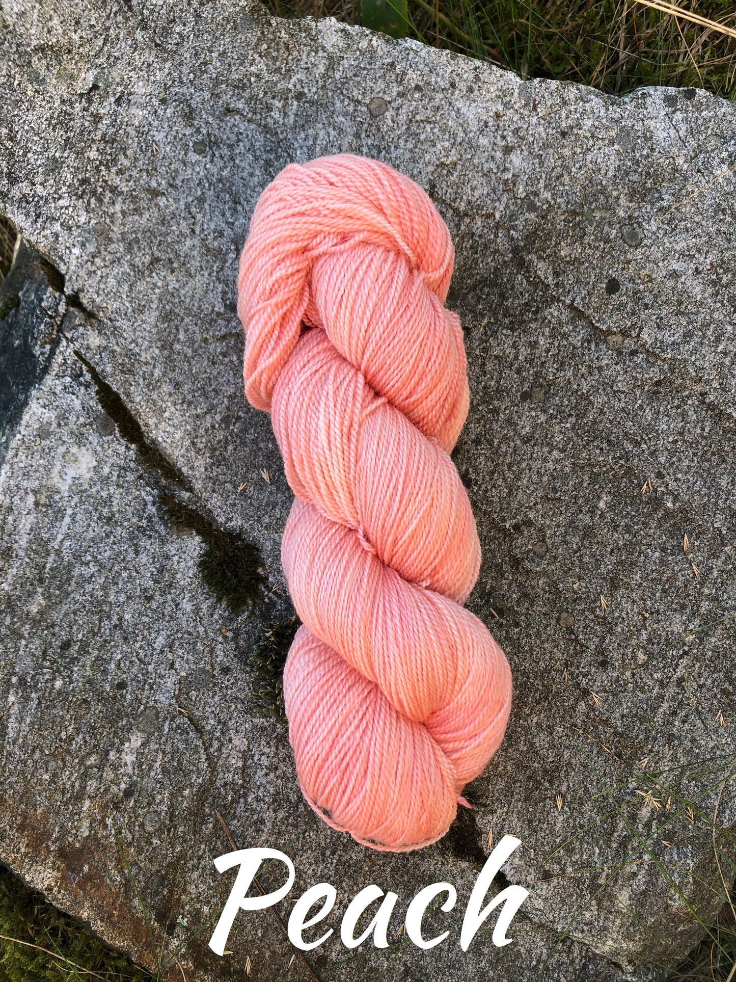 Kvitlammets Luksus merino 1. Ensfargede - melerte. 100 g : ca 600 m. Pinnestr: 3 - 4 mm.